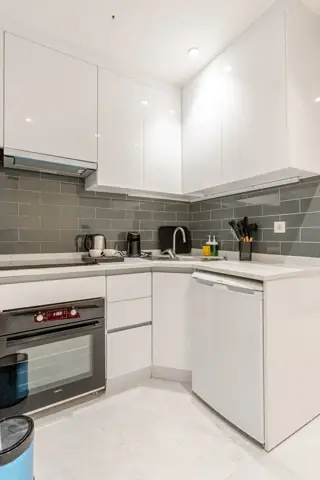 Family Apartment — 5